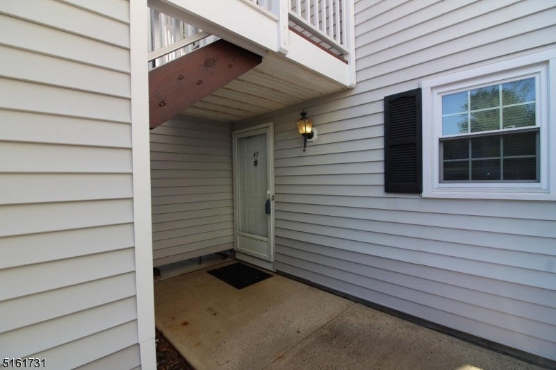 47 Junco Ct, Three Bridges, NJ 08887 - photo 1