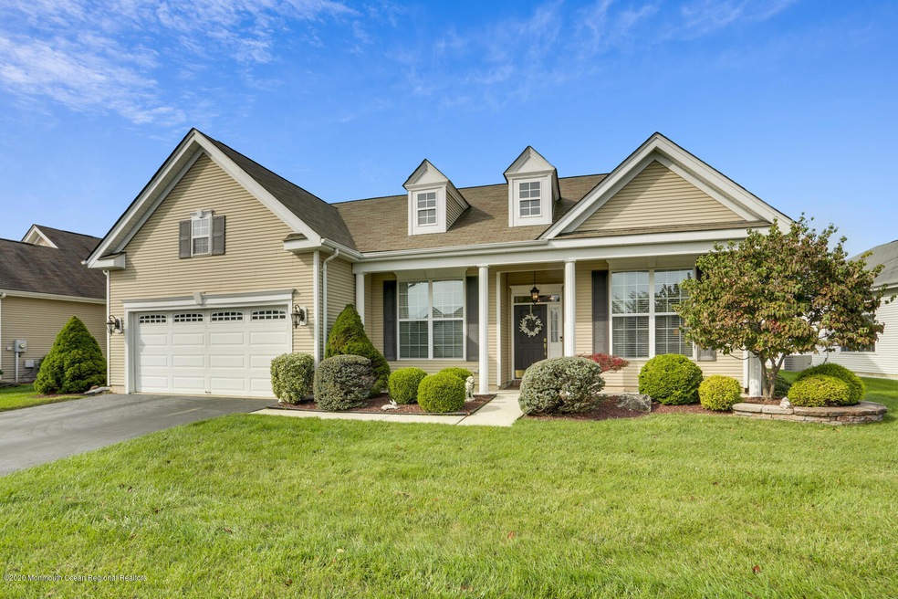 7 Red Coat Pl Allentown NJ-large-004-004