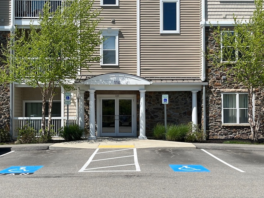 Woodstone Crossing unit 212, South Weymouth, MA 02190 - photo 1