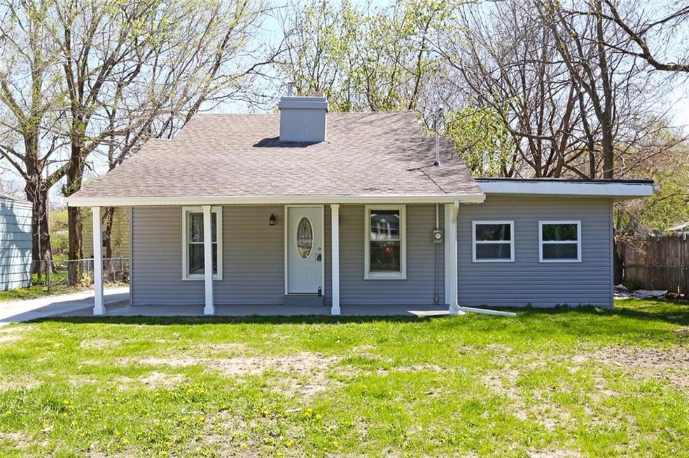 3945 40th St, Des Moines, IA 50310 - photo 1