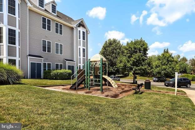46580 Drysdale Terrace unit 300, Sterling, VA 20165 - photo 1