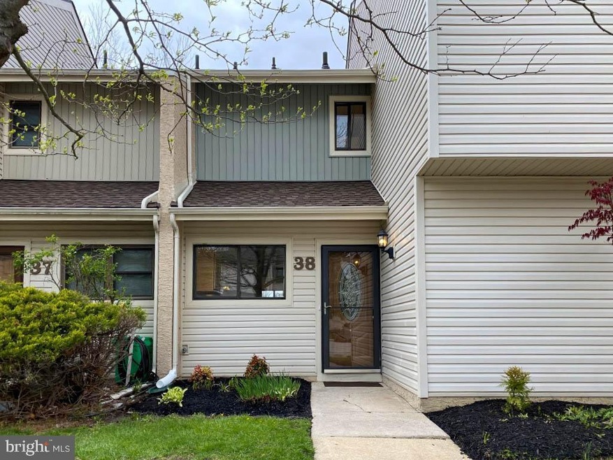 38 Viburnum Ln, Mount Laurel, NJ 08054 - photo 1