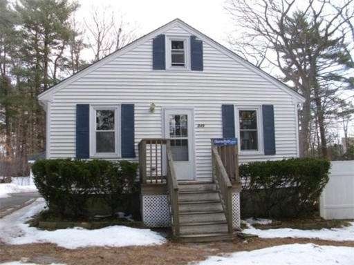 349 W Pleasant St, Rockland, MA 02370 - photo 1