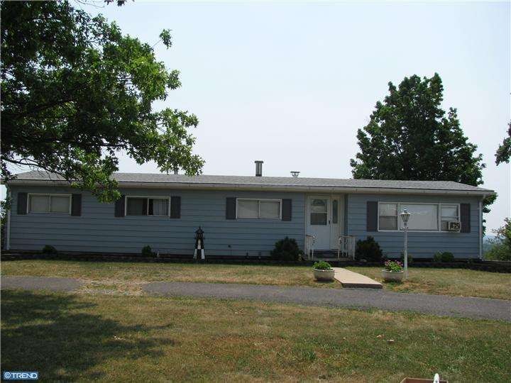 1692 County Line Rd, Bechtelsville, PA 19505 - photo 1