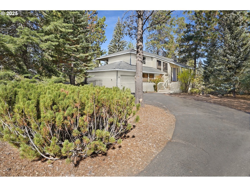 17704 Rogue Ln, Sunriver, OR 97707 - photo 1