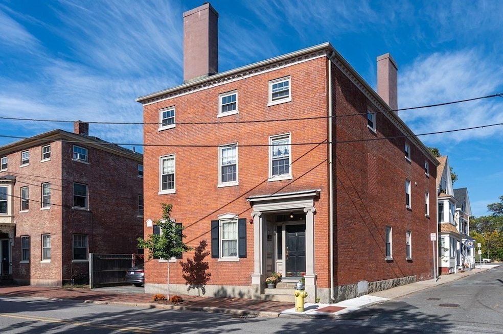 8 Brown St unit 5, Salem, MA 01970 - photo 1