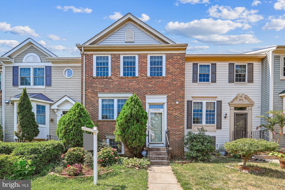 13307 Burkitts Rd, Fairfax, VA 22033 - photo 1