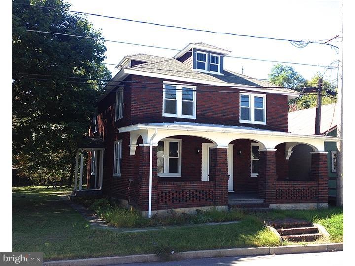 24 Hughes St, New Ringgold, PA 17960 - photo 1