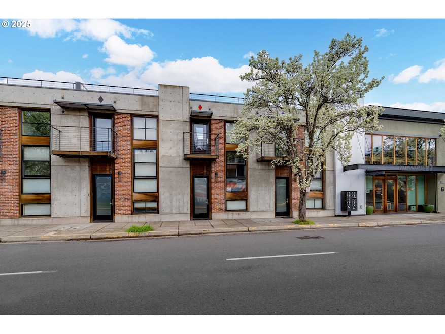 For Sale $1,100,000 • Co-Listing Agent