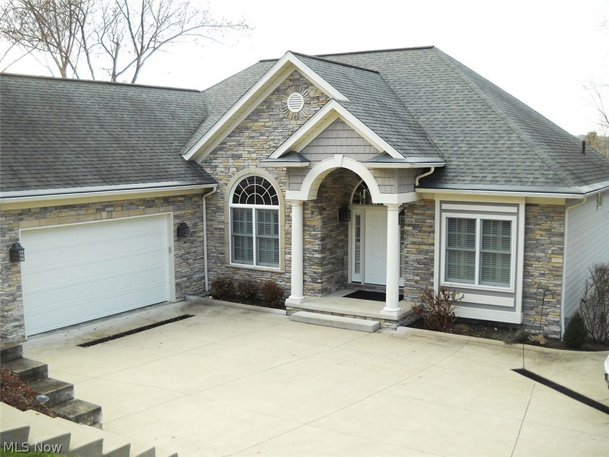 338 E Mohawk Dr, Malvern, OH 44644 - photo 1