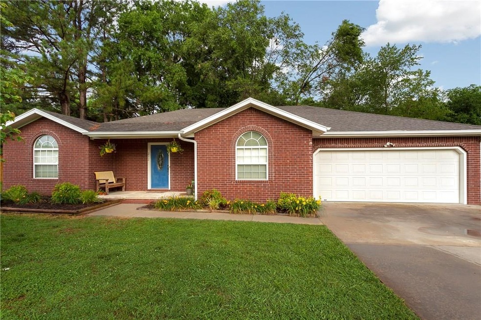 212 S Border St, Prairie Grove, AR 72753 - photo 1