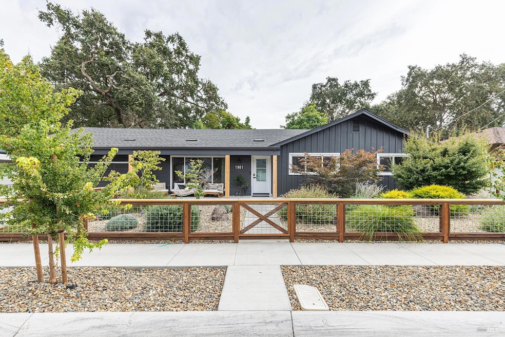 Pending $1,100,000 • Co-Listing Agent