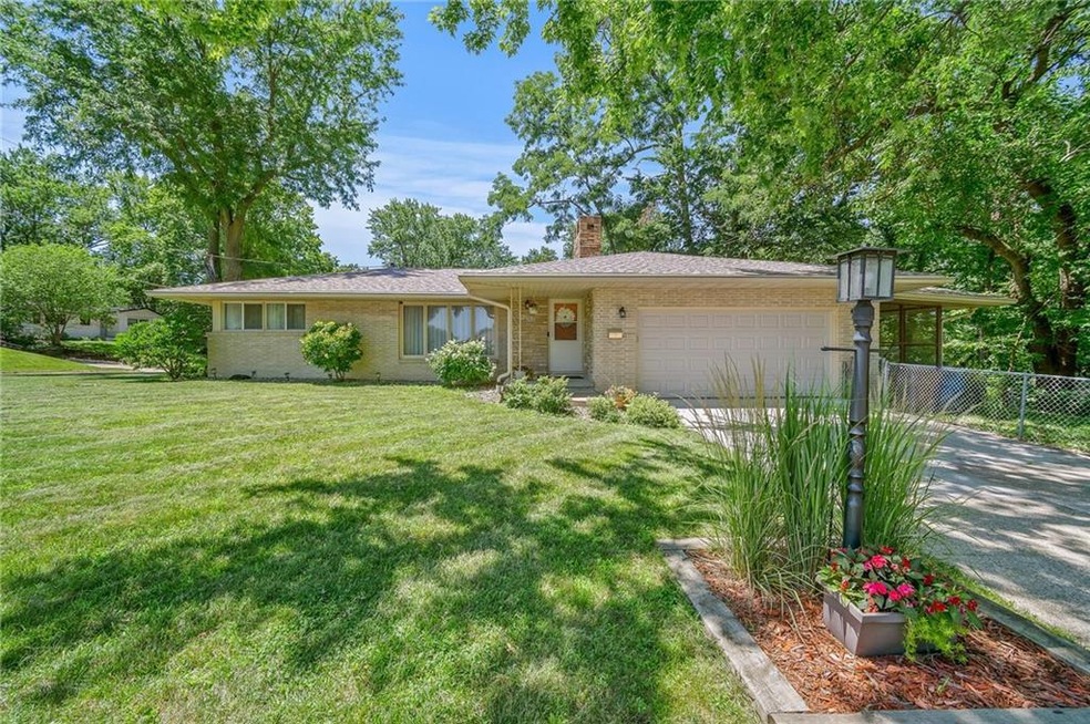 4202 30th St, Des Moines, IA 50310 - photo 1