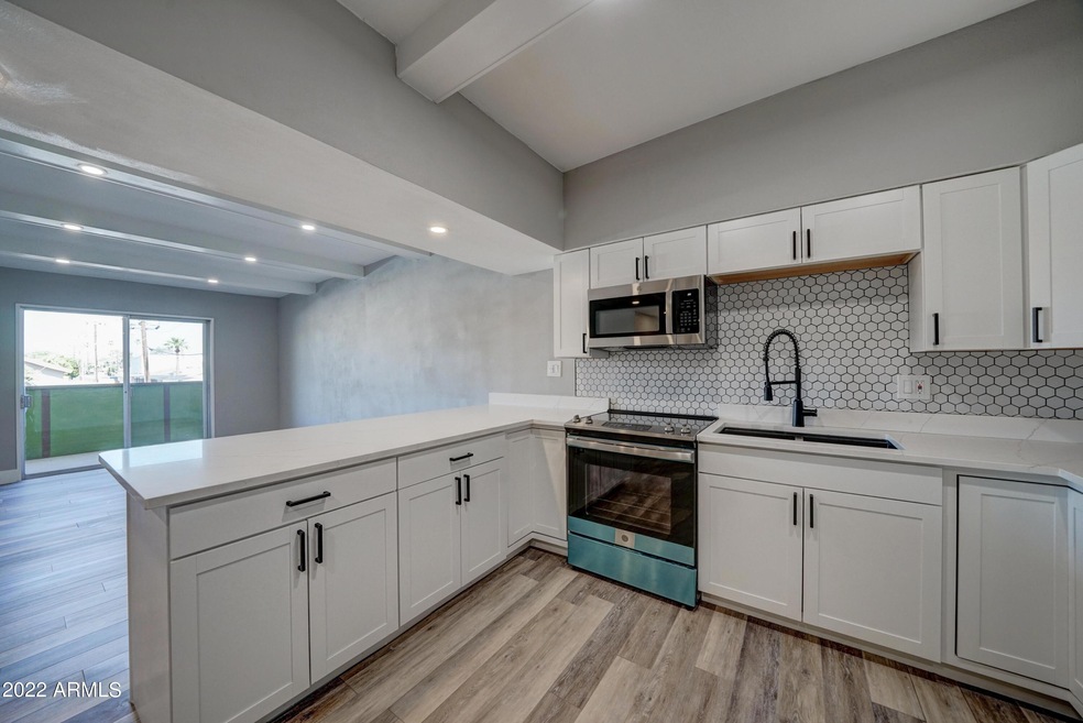 357 E Thomas, a209-5