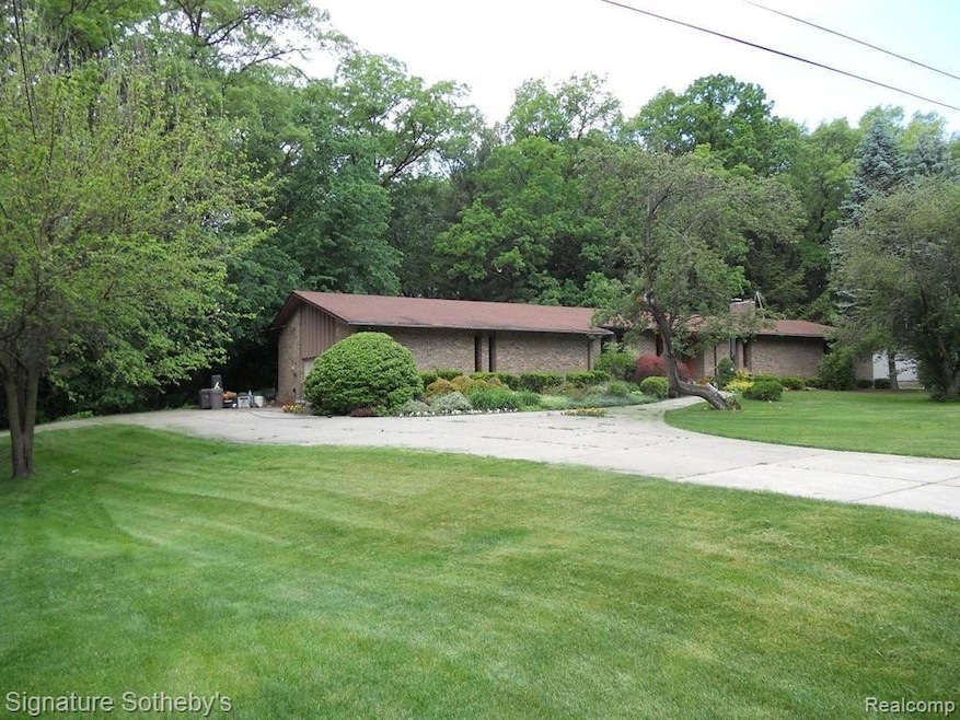 Exterior 1.jpg