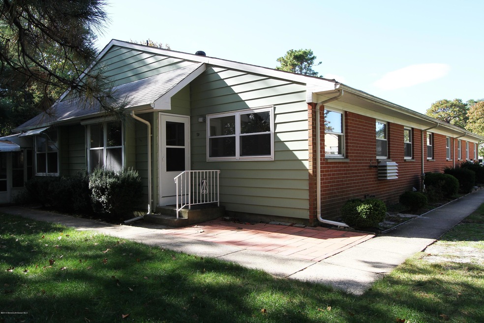 7-d Quaker Ln