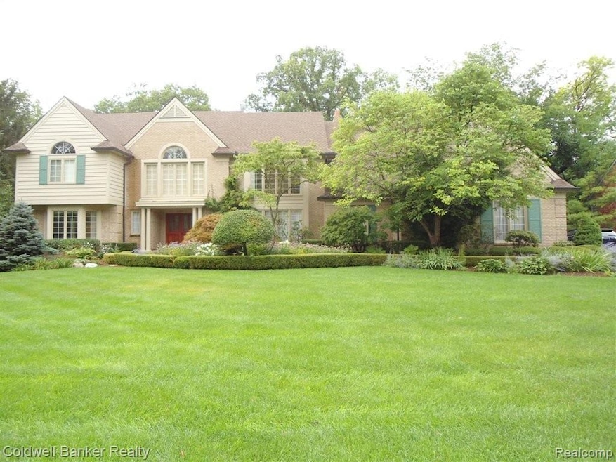 4669 Ravine Dr, Bloomfield Hills, MI 48301 - photo 1