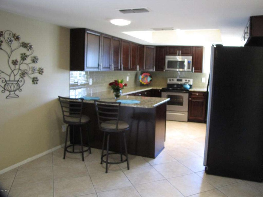 New Kitchen and breakfast bar