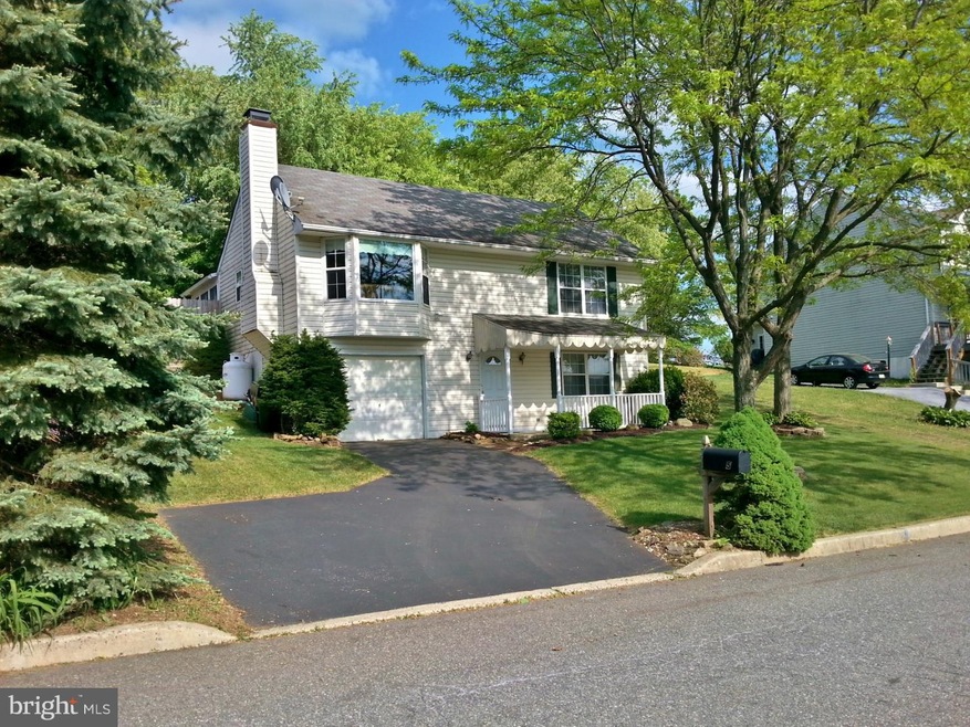 5 Alans Ln, Boyertown, PA 19512 - photo 1