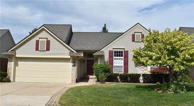 5621Woodview.jpg