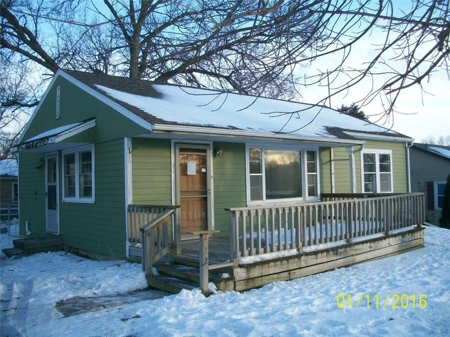 512 E 20th St S, Newton, IA 50208 - photo 1