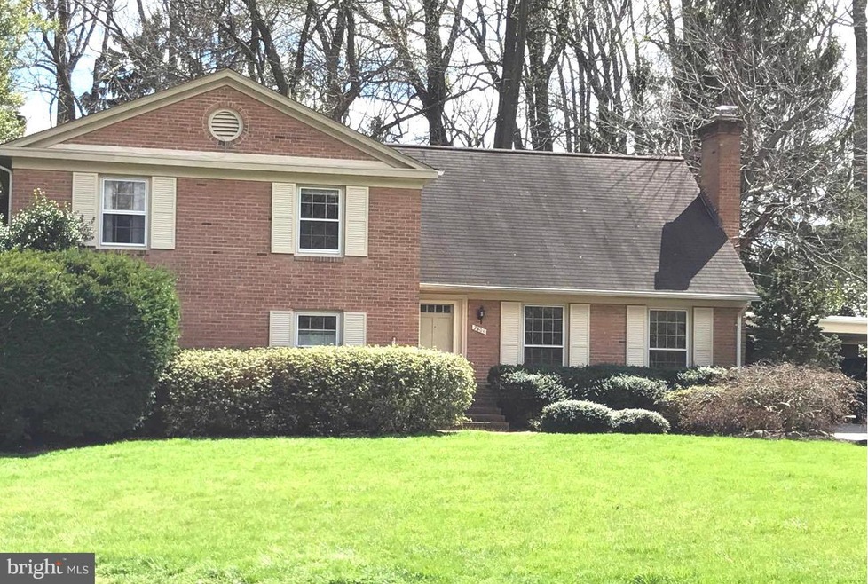 2401 Lexington Rd, Falls Church, VA 22043 - photo 1