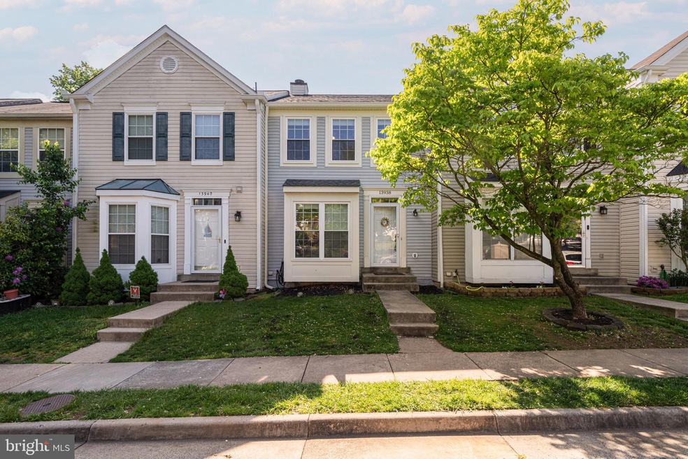 13938 Gunners Place, Centreville, VA 20121 - photo 1