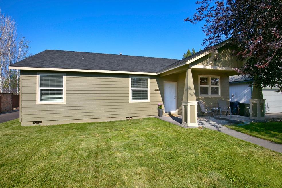 62597 Hawkview Rd, Bend, OR 97701 - photo 1