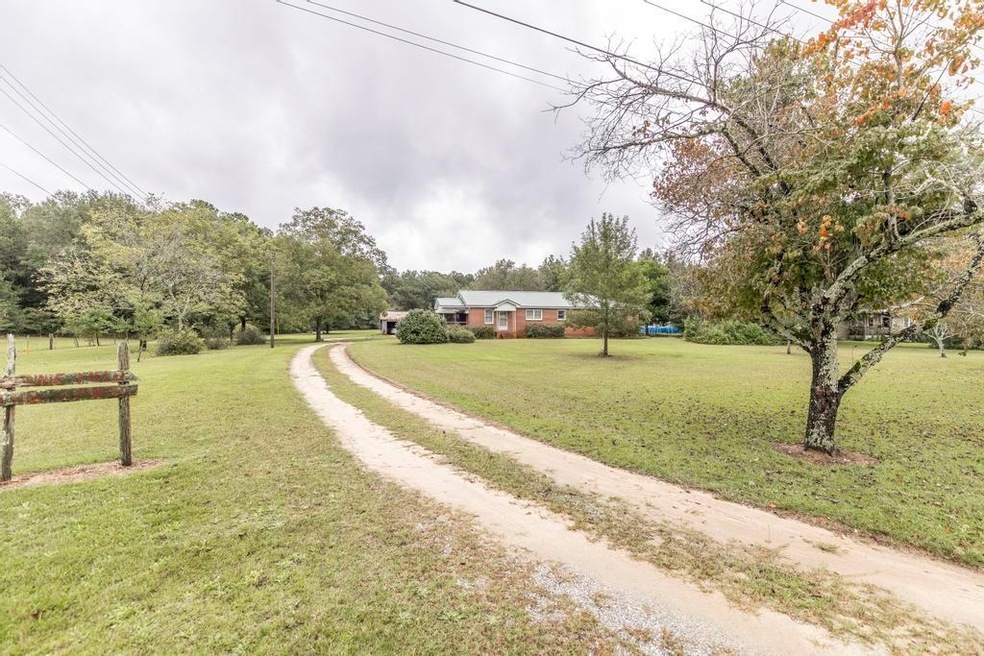 828 E Chapman Rd, Macon, GA 31211 - photo 1