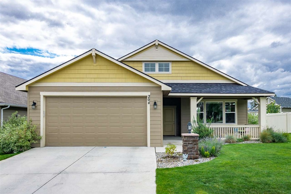 204 E Travis Ct, Spokane, WA 99208 - photo 1
