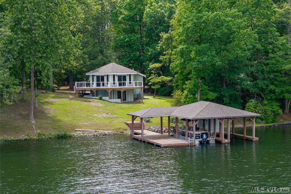 Sold $825,000