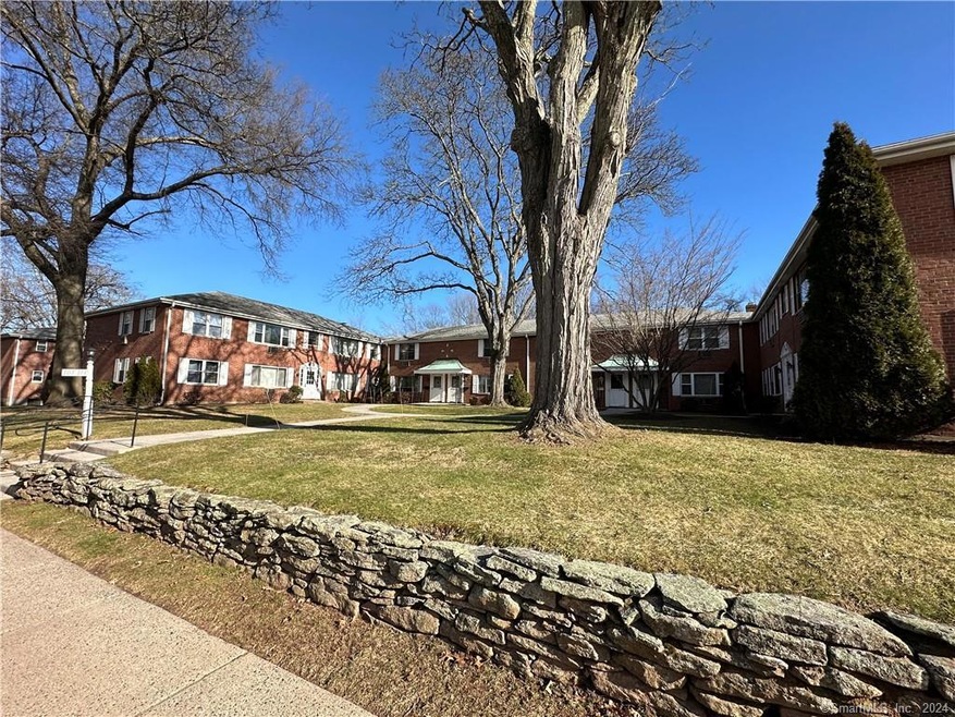 107 Shadow Ln unit A2, West Hartford, CT 06110 - photo 1