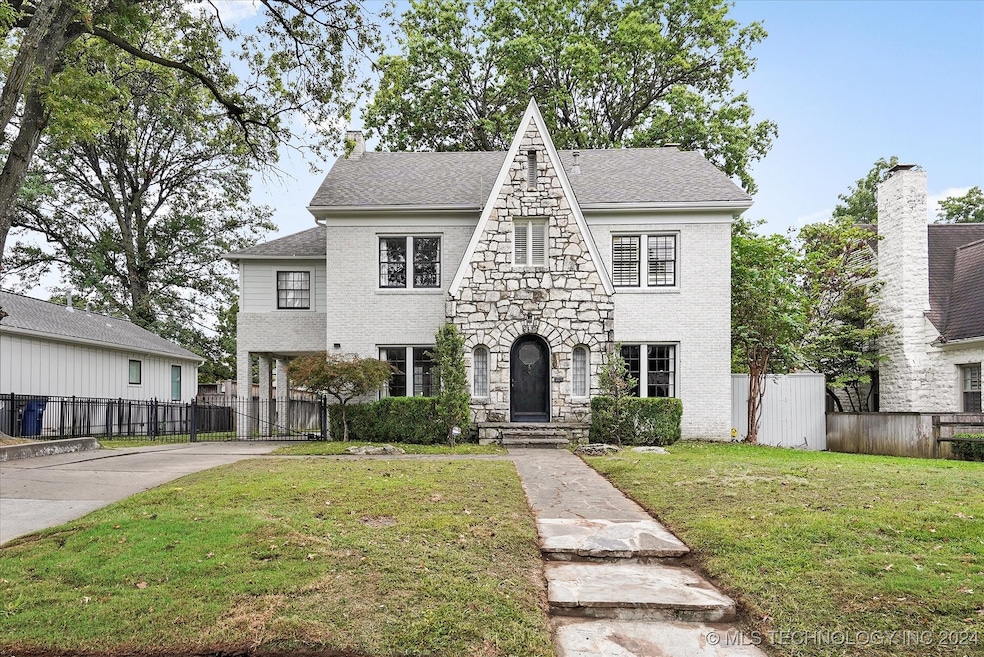 2132 E 24th St_ Front