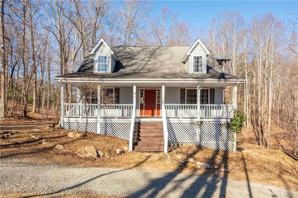 127 White Oak Dr SE, Floyd, VA 24091