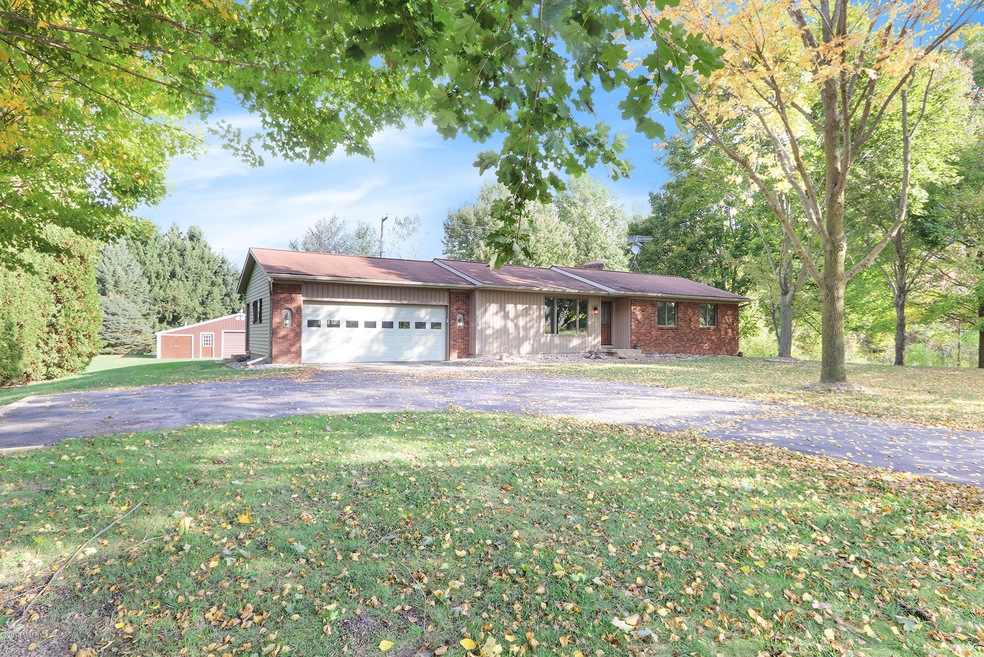 1525 108th St SW, Byron Center, MI 49315 - photo 1