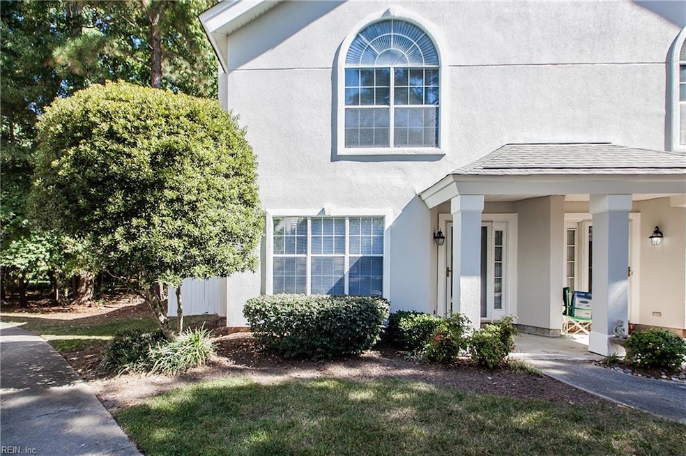 567 Seahorse Run, Chesapeake, VA 23320 - photo 1