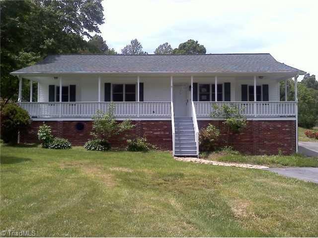 1038 Briles Dr, Asheboro, NC 27205 - photo 1