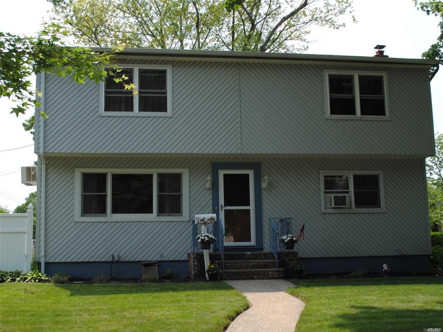 3976 Steven Ct, Seaford, NY 11783 - photo 1