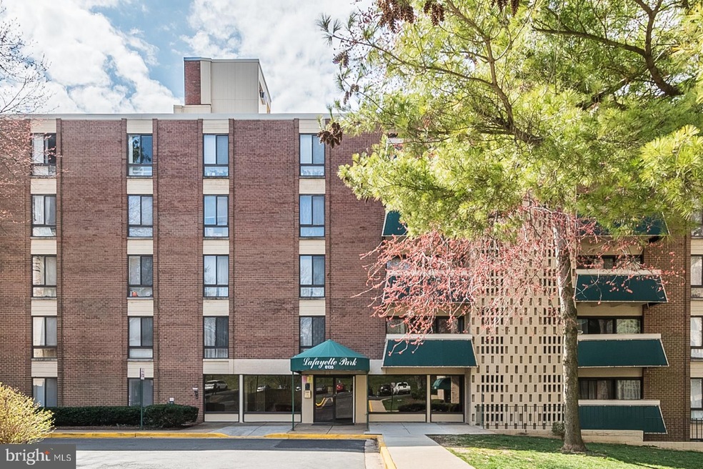 6135 Leesburg Pike unit 105, Baileys Crossroads, VA 22041 - photo 1