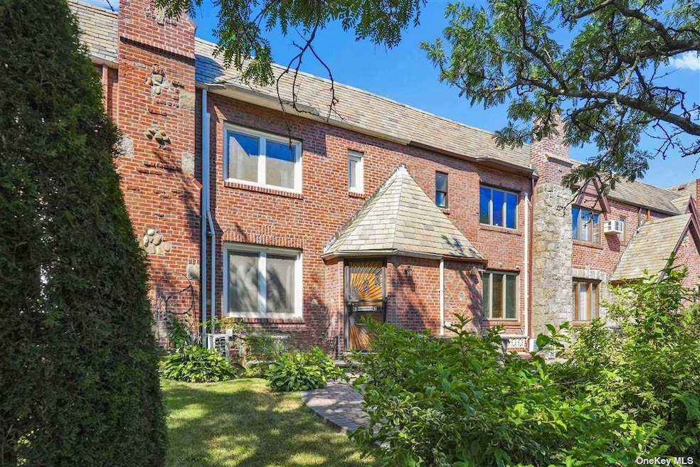 Sold $1,115,000 • Co-Listing Agent