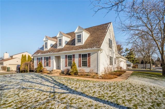 Charming cape code home!