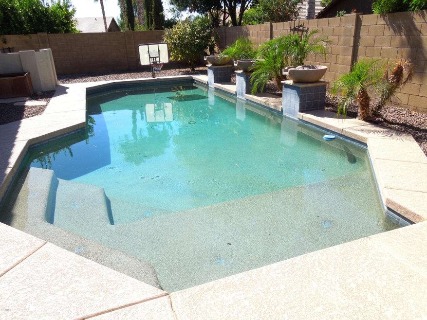 00_Inviting Pool