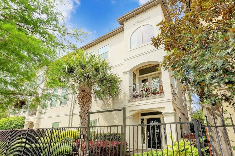 2810 Helena St, Houston, TX 77006 - photo 1