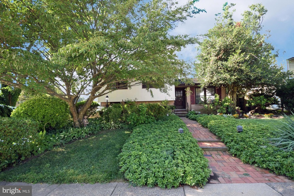 430 Farnsworth Dr, Broomall, PA 19008 - photo 1