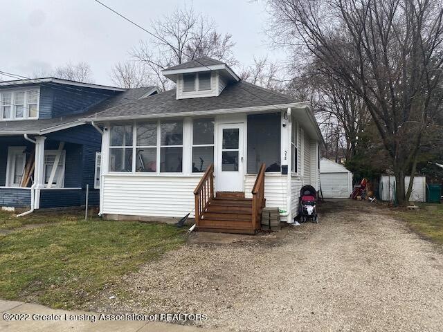 512 Smith Ave, Lansing, MI 48910 - photo 1