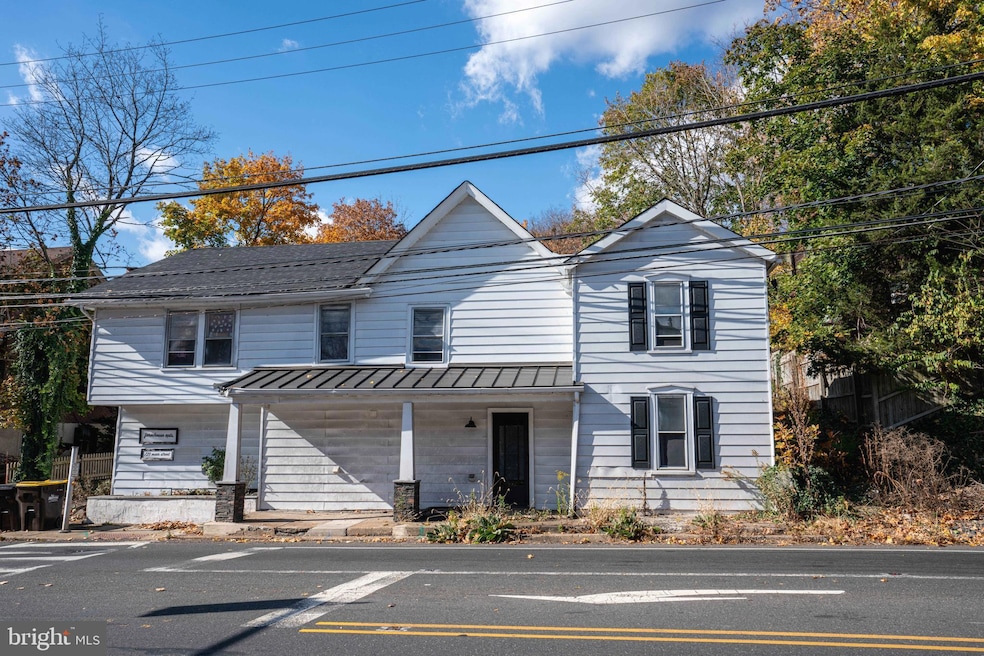 729 Main St unit B, Schwenksville, PA 19473 - photo 1
