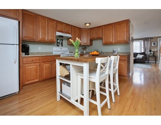 25 Robins St unit 25, East Bridgewater, MA 02333 - photo 1