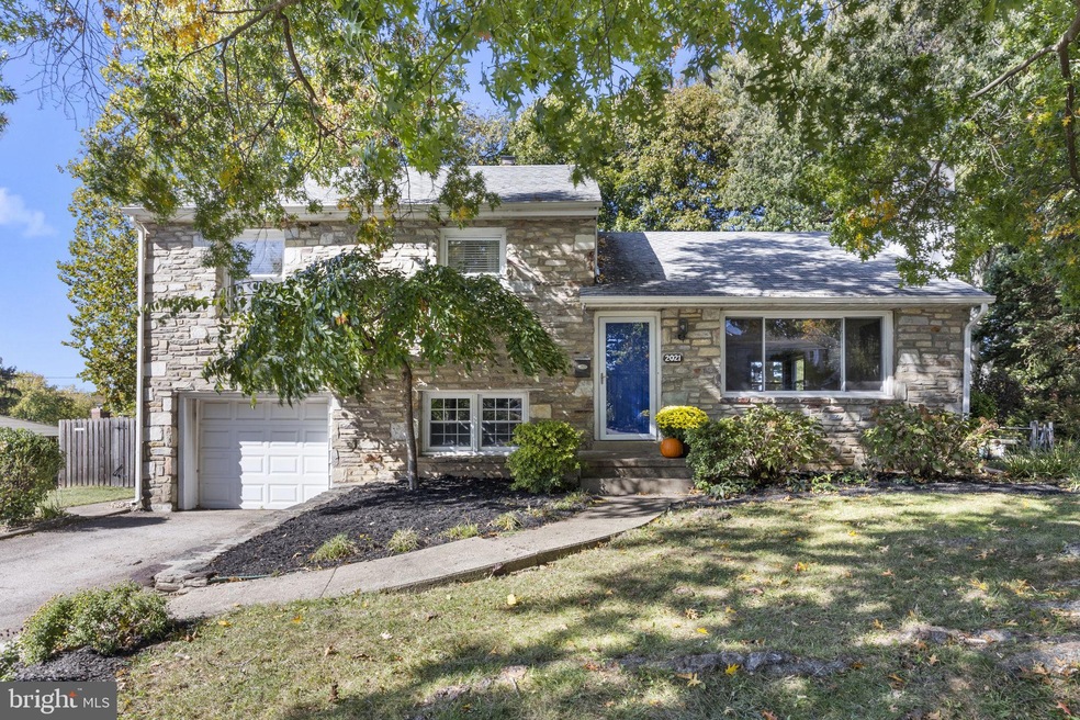 2021 Spring Mill Rd, Conshohocken, PA 19428 - photo 1