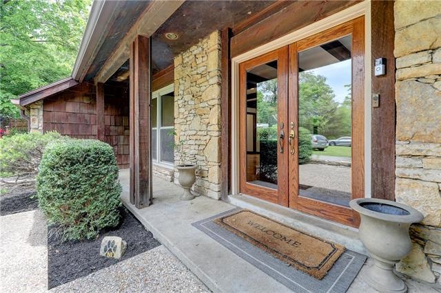 8401 Pflumm Rd, Lenexa, KS 66215 - photo 1