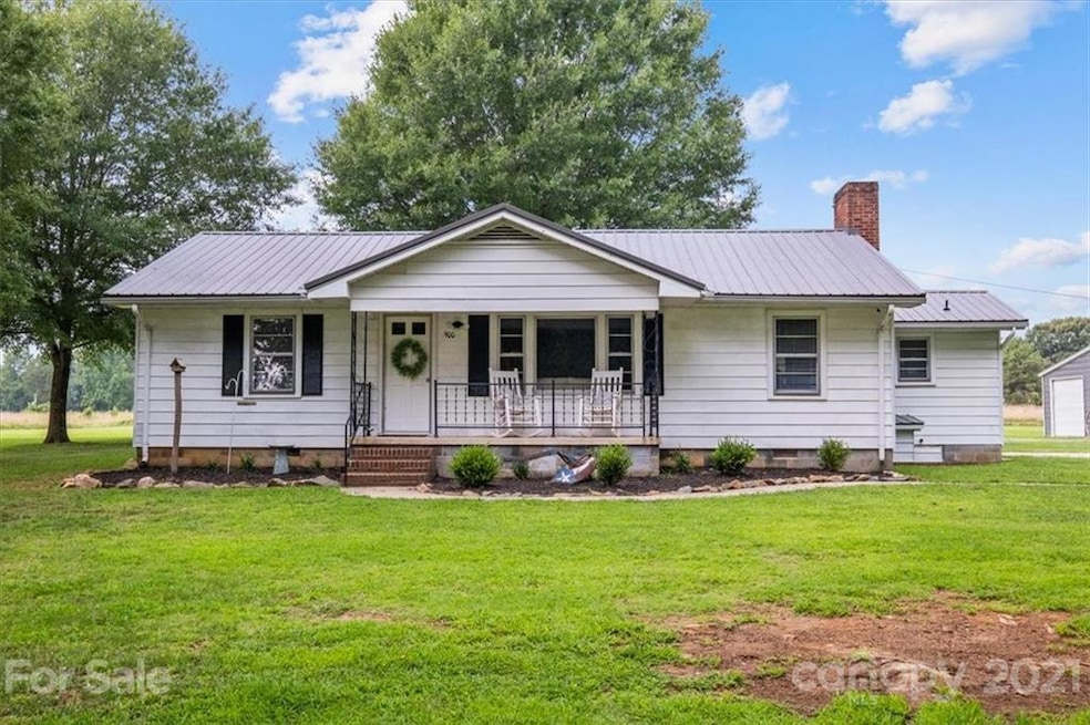 900 Elmwood Rd, Statesville, NC 28625 - photo 1